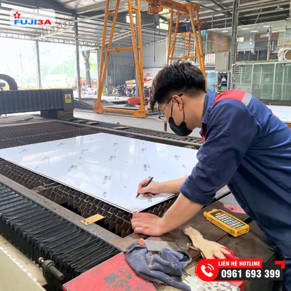 Gia công CNC trần giả thang máy tại Fuj3a